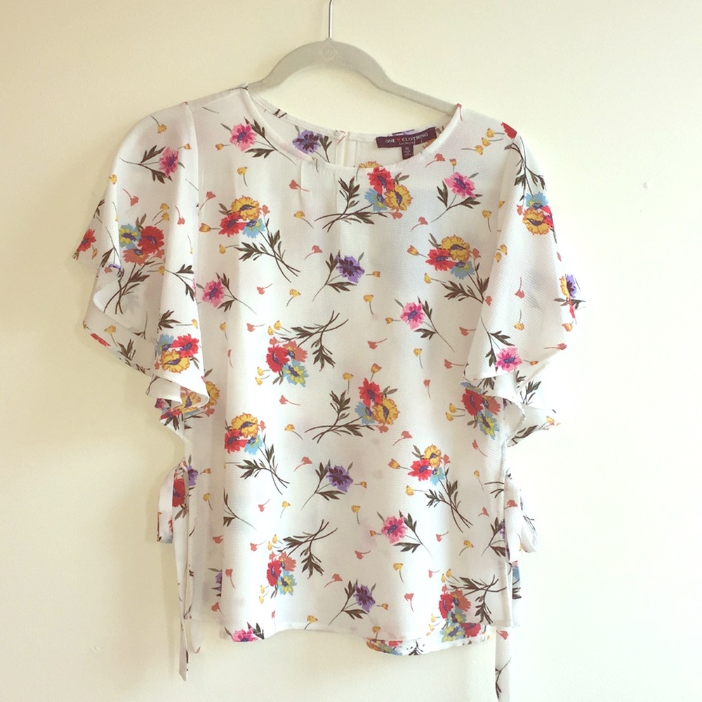 Open sided floral summer blouse